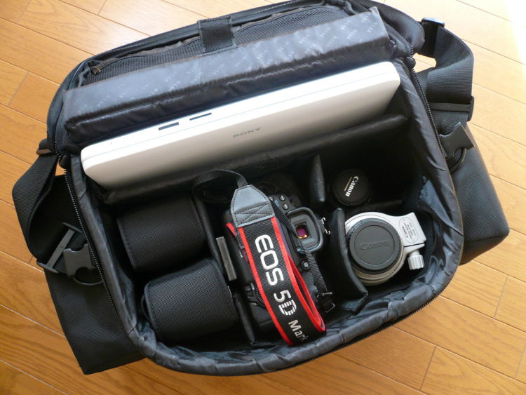 出張写真撮影に使うカメラバッグ、f64-NSCM
